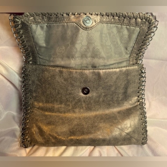 Michael Kors Chelsea Chain Shoulder Bag Nickel Leather Excellent Condition - Picture 3 of 7